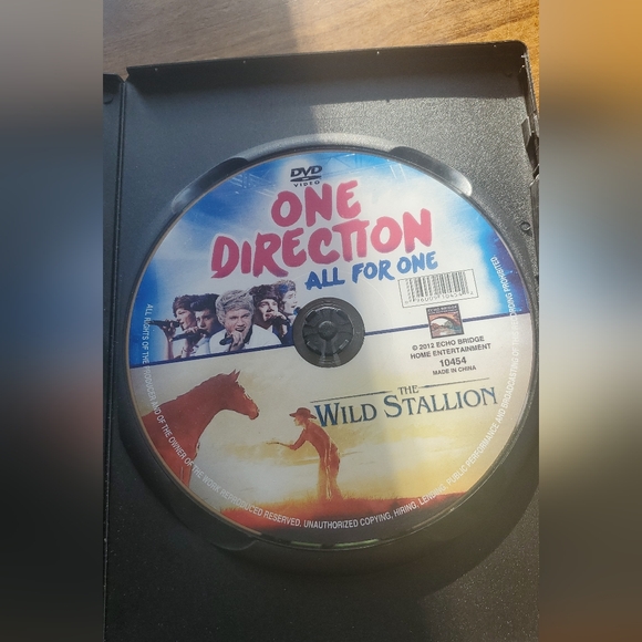 4 1D one direction concert DVDs with limited edition VIP ticket booklet liam - Picture 11 of 16